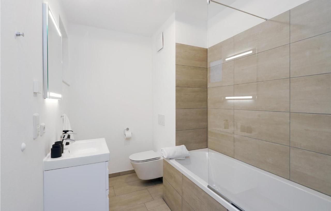 Nice Apartment In Lembruch-Duemmer See With Wifi Eksteriør bilde